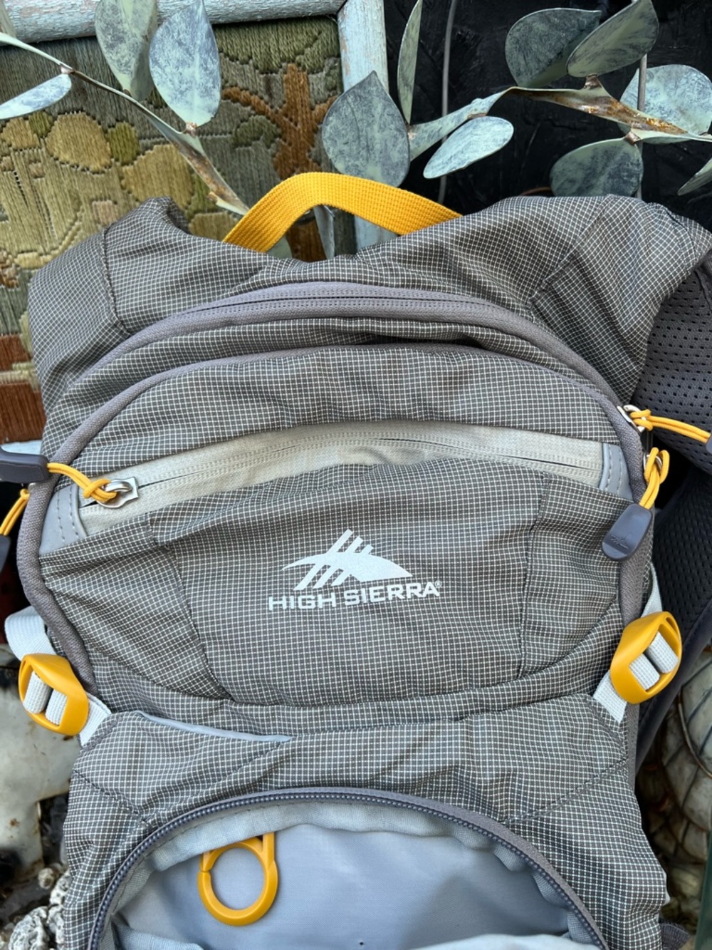 Custom 1 of 1 Bee Patch High Sierra 12L Hydration Backpack with 2L Reservoir. - Picture 4 of 13